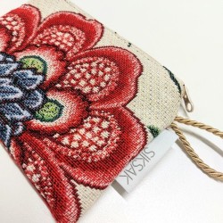 Pieni meikkipussi ilman vuorausta