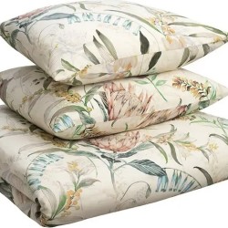 Ilusa taimemustriga kreemikal põhjal voodipesu.