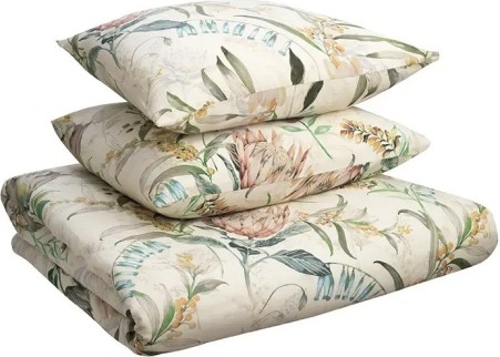 Ilusa taimemustriga kreemikal põhjal voodipesu.