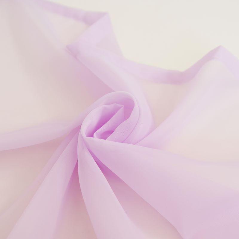 Helelillat tooni tüllkardin.