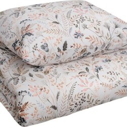 Heledal põhjal tiheda peene paimemustriga puuvillsatäänist voodipesukomplekt.