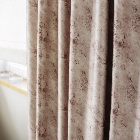 Beeži tooni marmori mustriga sileda pinnaga pimendav kardin.