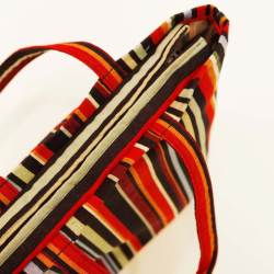 Kantolaukku VIENA, raidallinen, vetoketjullinen